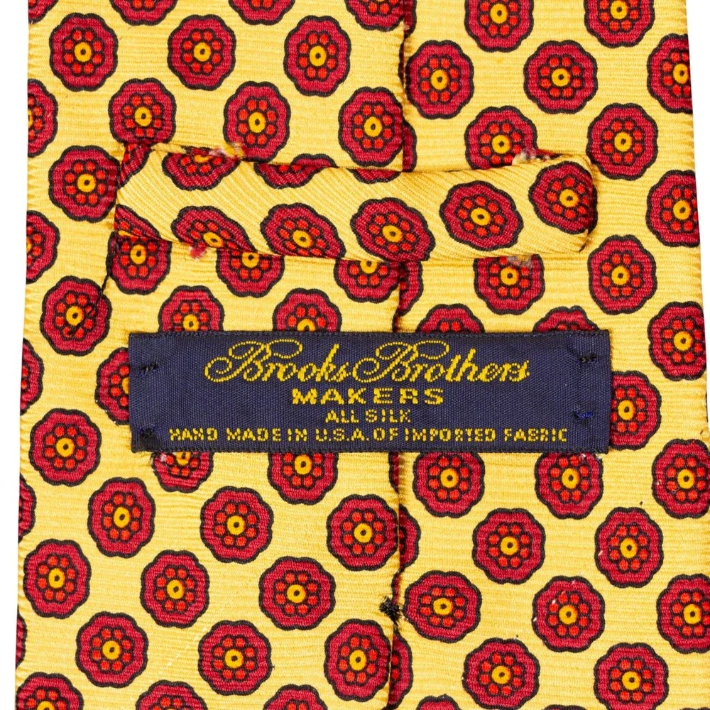 VTG Brooks Brothers Silk Tie Makers Mens OS Red Floral Medallion USA Made